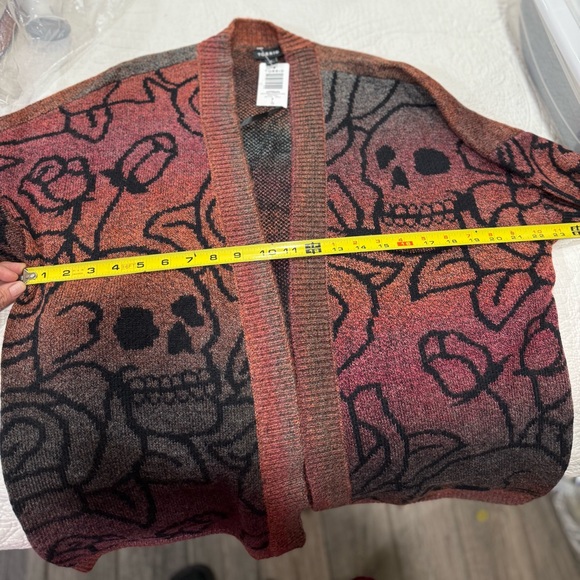 Space Dye Oversize Open Front
Skull Cardigan - Picture 5 of 11